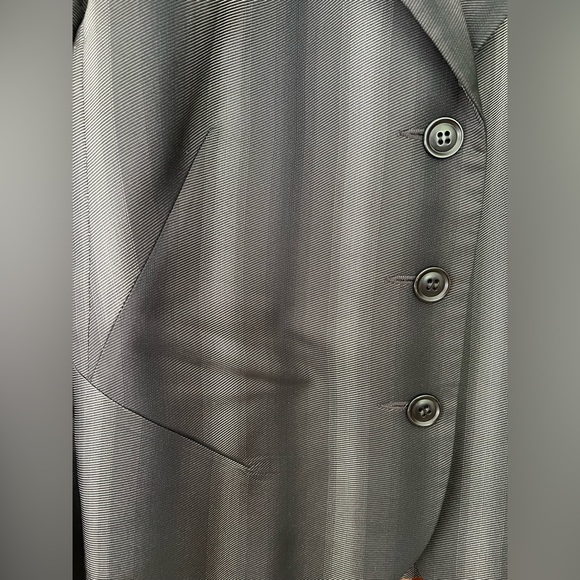 Sharp-shoulder tailored jacket - Picture 3 of 5
